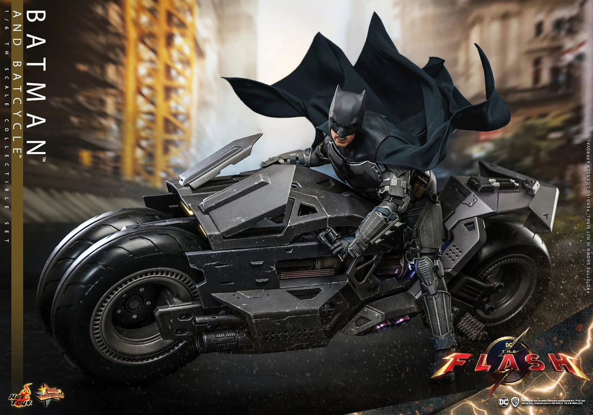 Hot Toys DC The Flash (2023) Batman and Batcycle 1/6 Scale 12