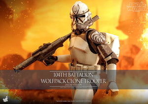 Hot Toys Star Wars: The Clone Wars 104th Battalion Wolfpack Clone Trooper (Deluxe Version) 1/6 Scale 12" Collectible Figure