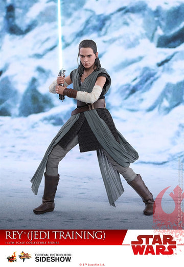 S.H.Figuarts Luke Skywalker and Rey – The Last Jedi